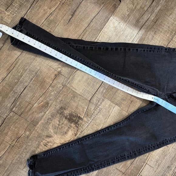 Women's LEVI Waterless Distressed washed Women's Black Denim Jean - Picture 5 of 8